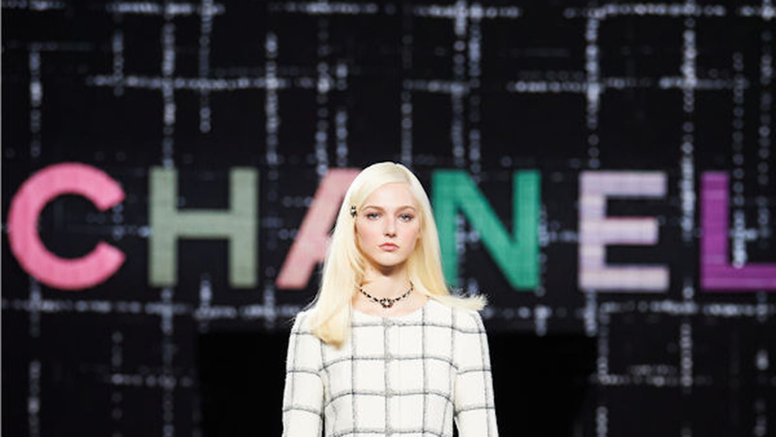 Look 30