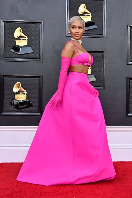 Saweetie en ensemble Valentino