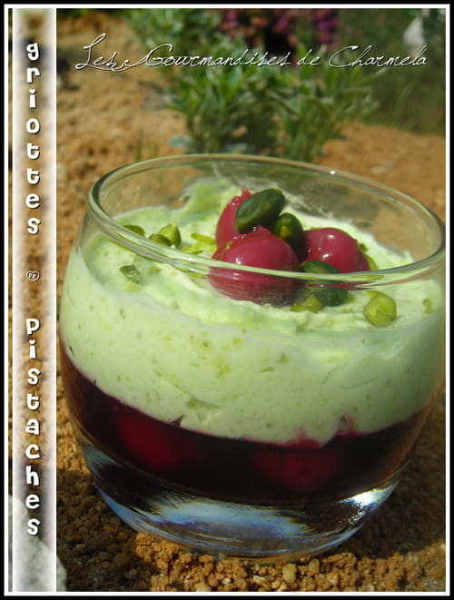 Griottes sous mousse de pistache