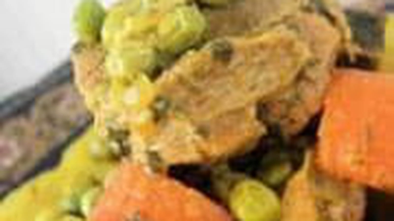 Tajine de veau au fenouil, carottes et petits pois