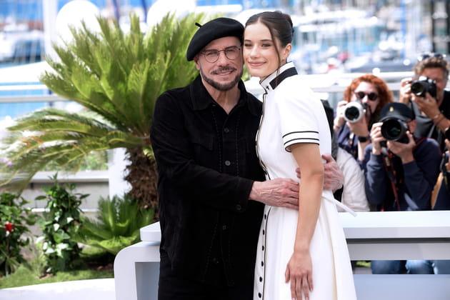 John Travolta et sa fille Ella Bleu (qui lui ressemble beaucoup) étaient au Festival de Cannes
