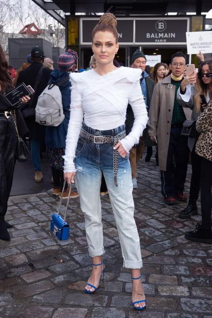 FLOP&nbsp;: Caroline Receveur en jean d&eacute;lav&eacute;