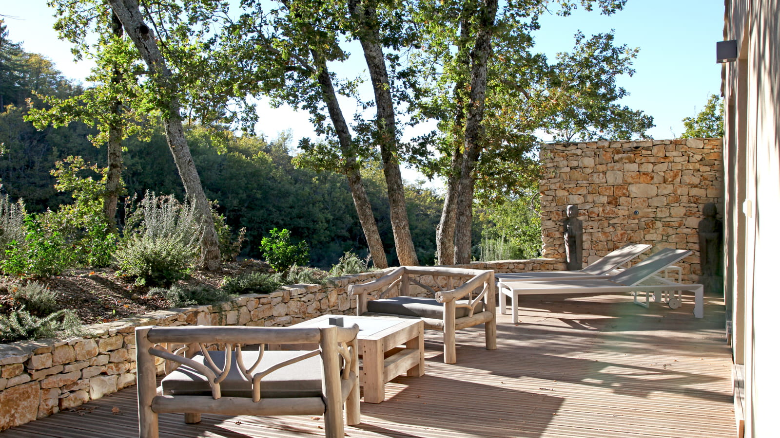 Terrasse en bois massif