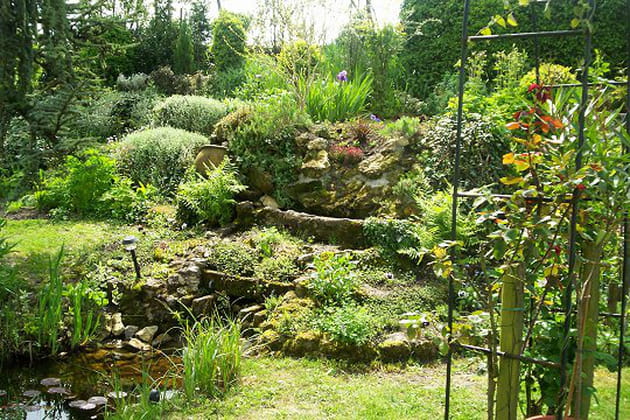 Une cascade dans le jardin