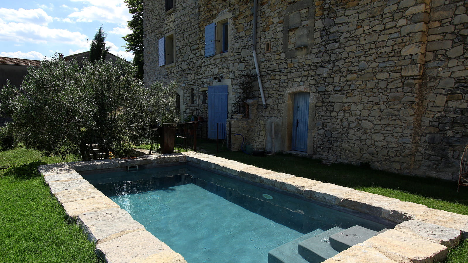 Piscine bien intégrée