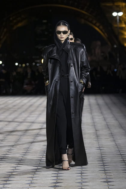 Look 35&nbsp;du d&eacute;fil&eacute; Saint Laurent
