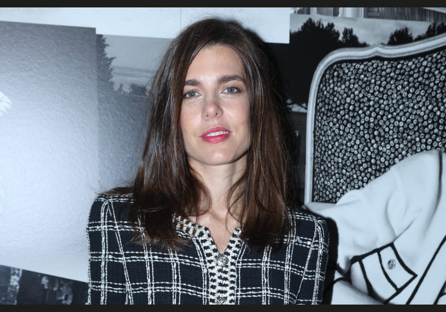 Les l&egrave;vres mordues de Charlotte Casiraghi