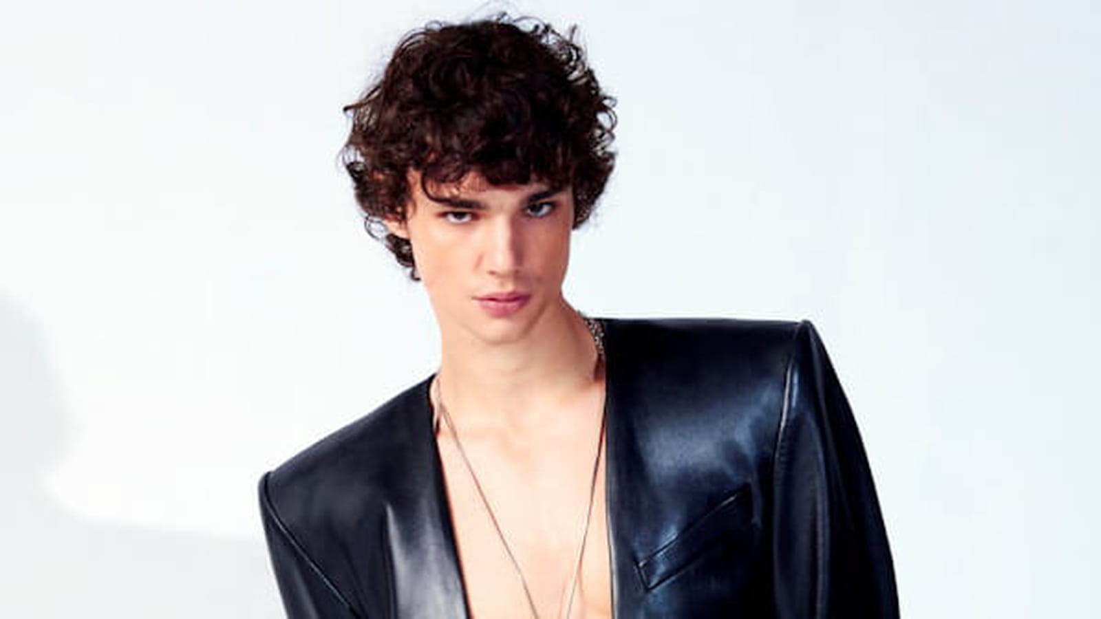 Bijou de corps, veste et pantalon Mugler H&M