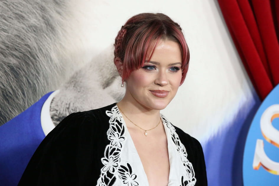 Le rose fonc&eacute; de Ava Phillippe