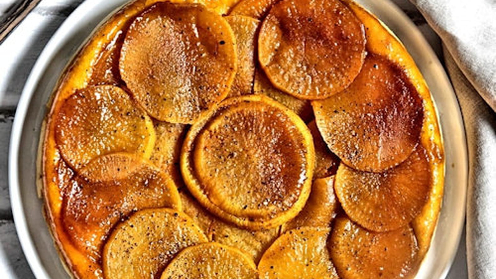 Tarte tatin aux navets et curcuma