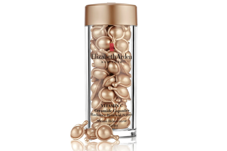 S&eacute;rum R&eacute;novateur d'&Eacute;clat Vitamin C Ceramide Capsules de Elizabeth Arden