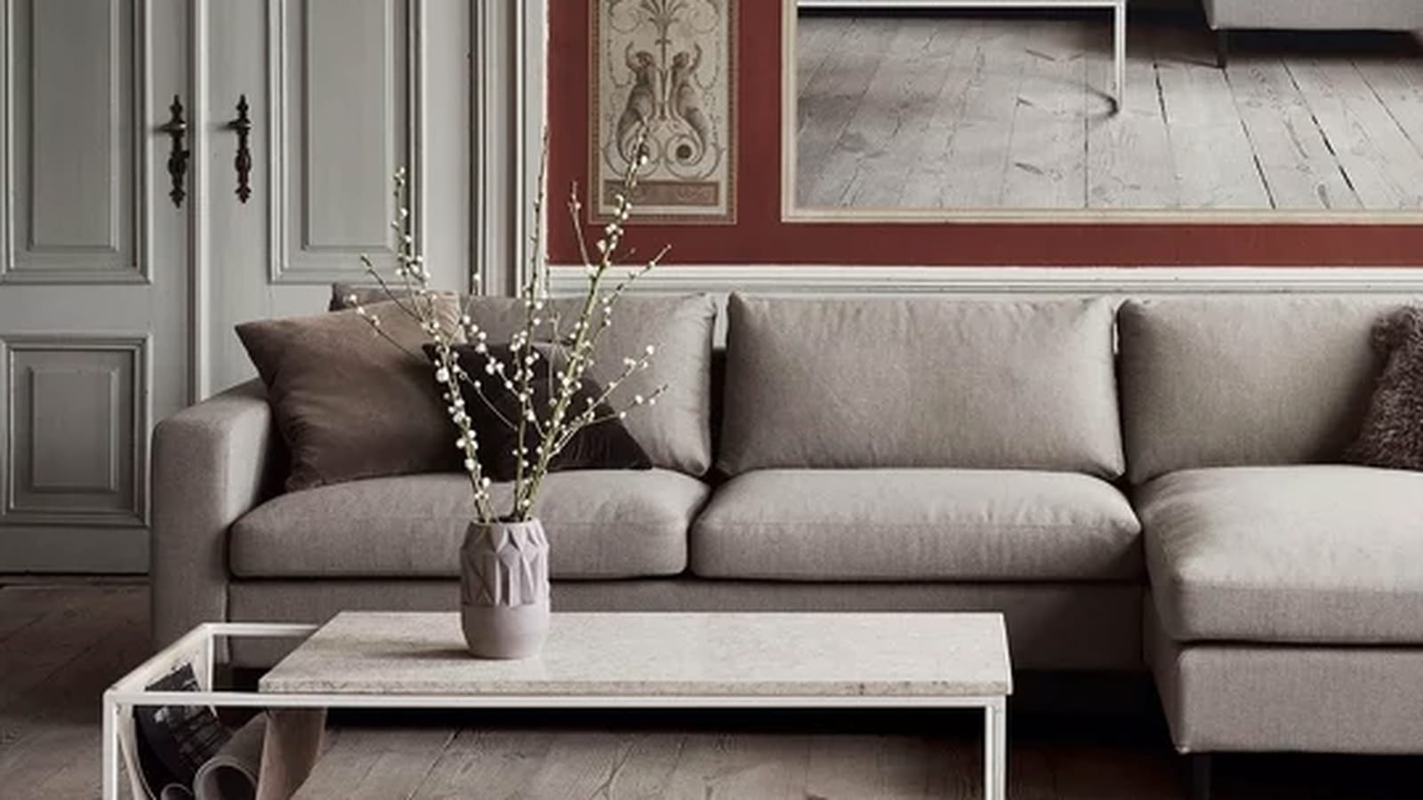 Une table basse en terrazzo