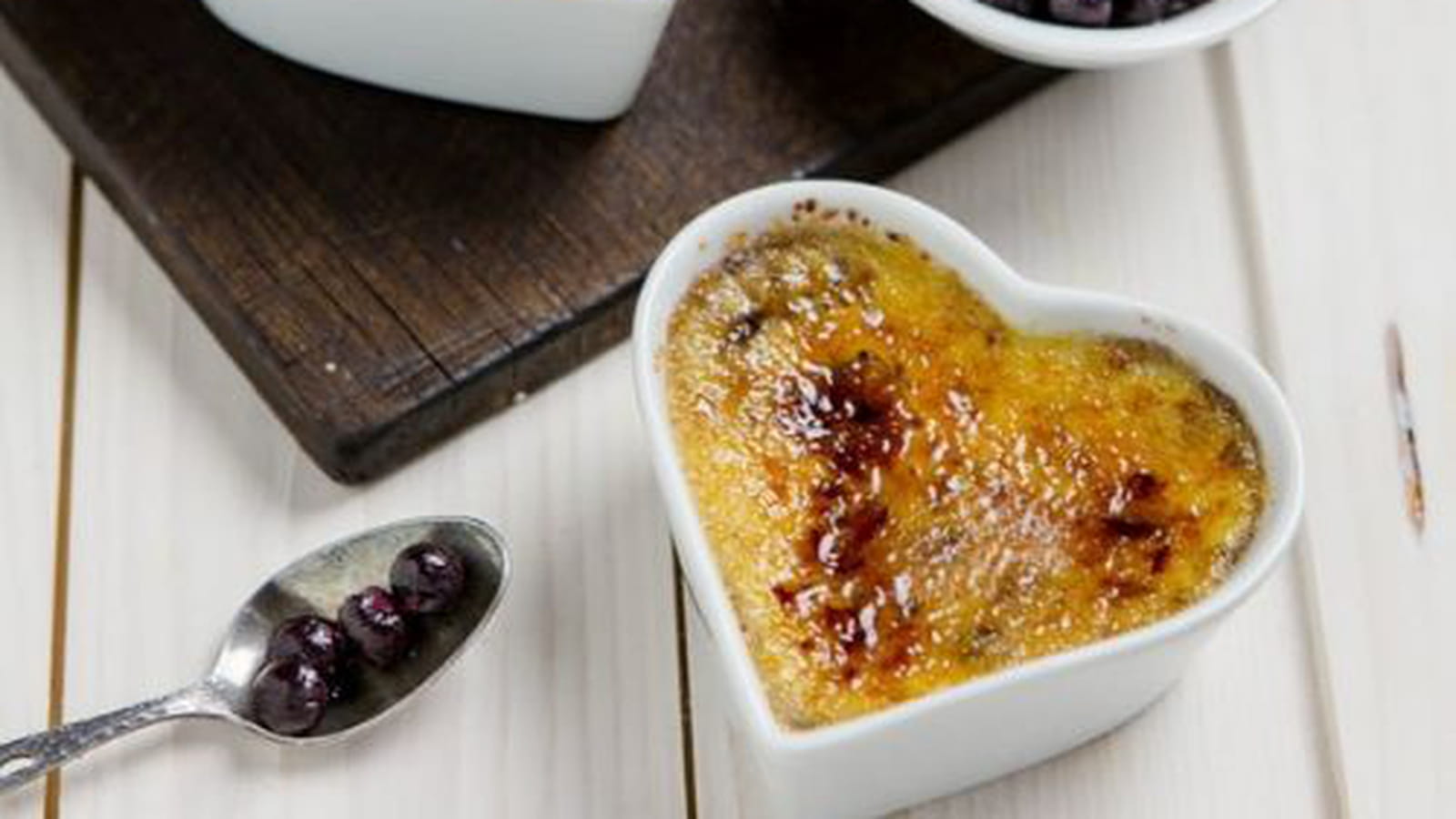 Crème brûlée aux myrtilles sauvages