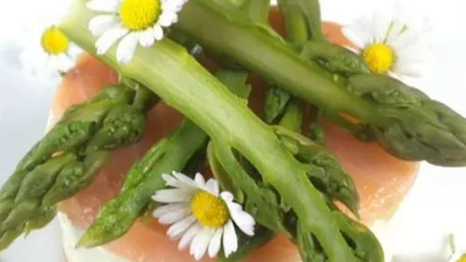 Bavarois de printemps aux asperges