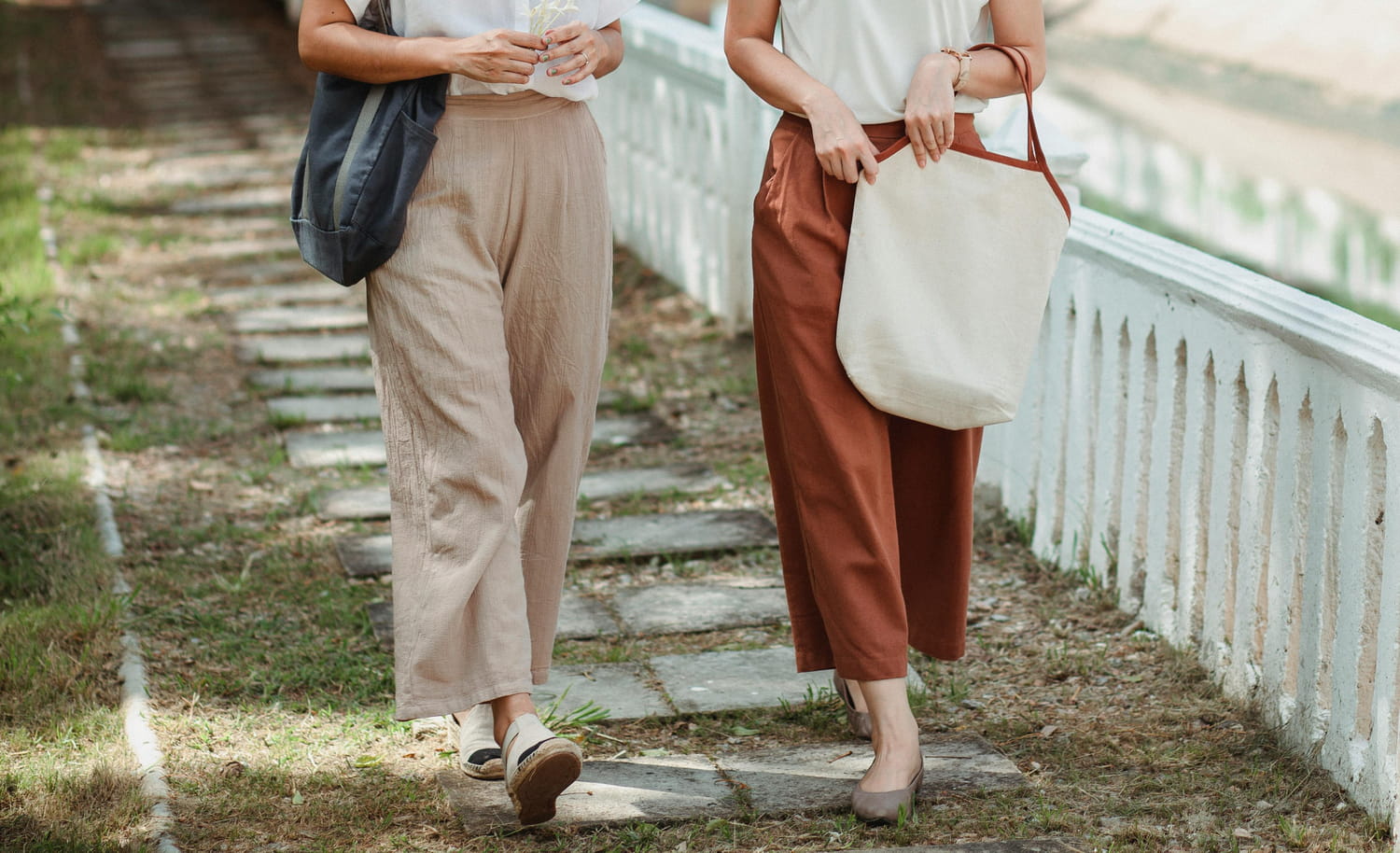 This ultra -light pants stands out as the only bearable in summer