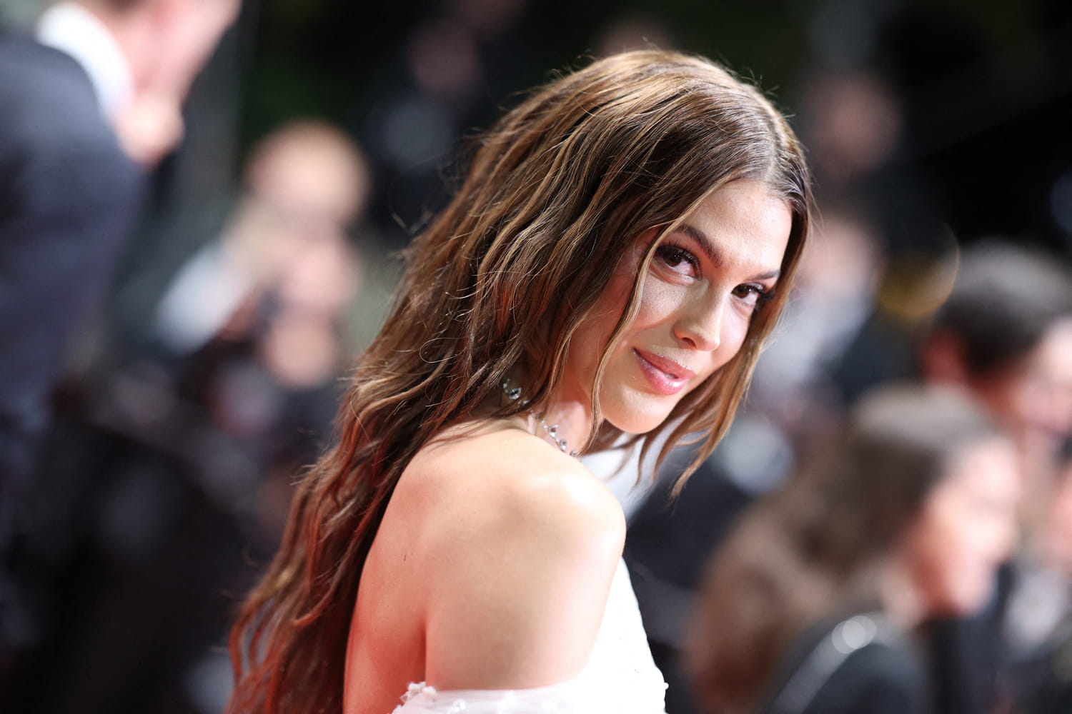 Already adopted by Iris Mittenaere, this makeup is the only thing you will need to look good this fall