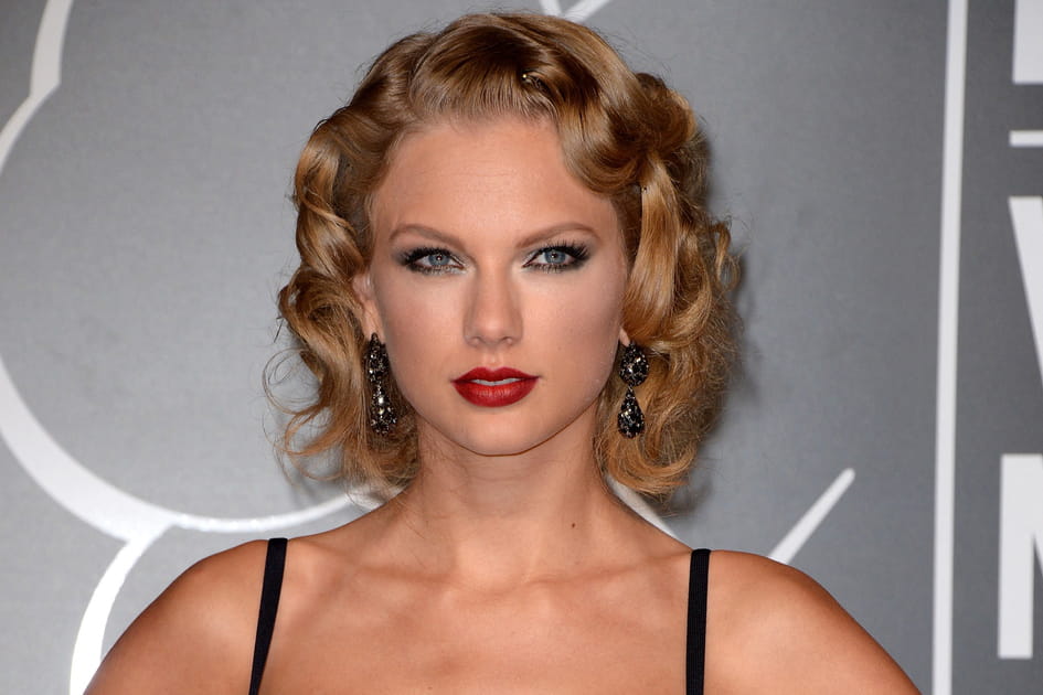 Le carr&eacute; boule ondul&eacute; de Taylor Swift