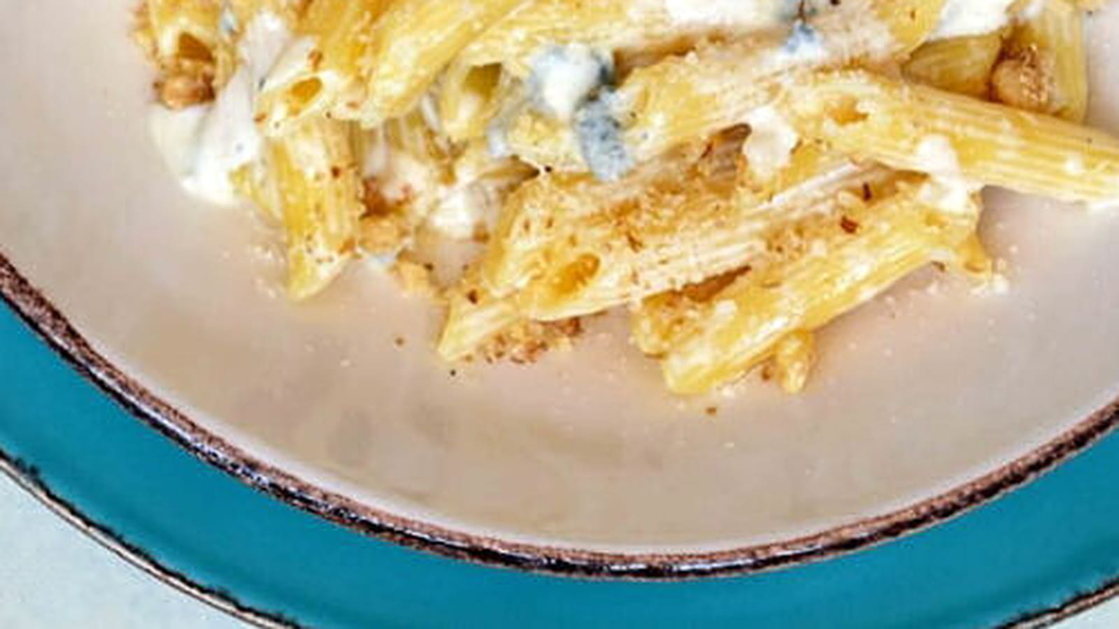 Pennes sauce crémeuse au gorgonzola et aux noix