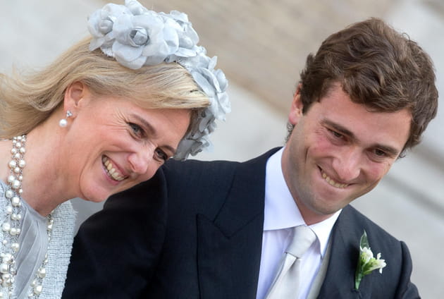 Astrid de Belgique au bras de son fils Amedeo de Belgique, jeune marié
