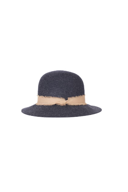 Chapeau rond avec ruban rose &eacute;ffil&eacute;