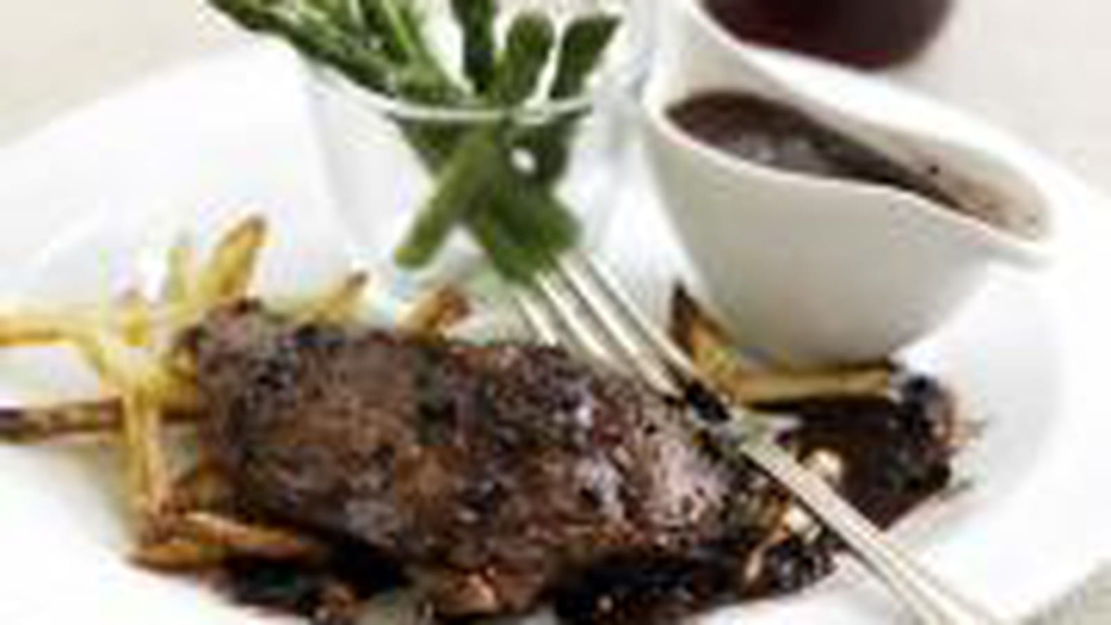 Steak de gigot d'agneau au poivre