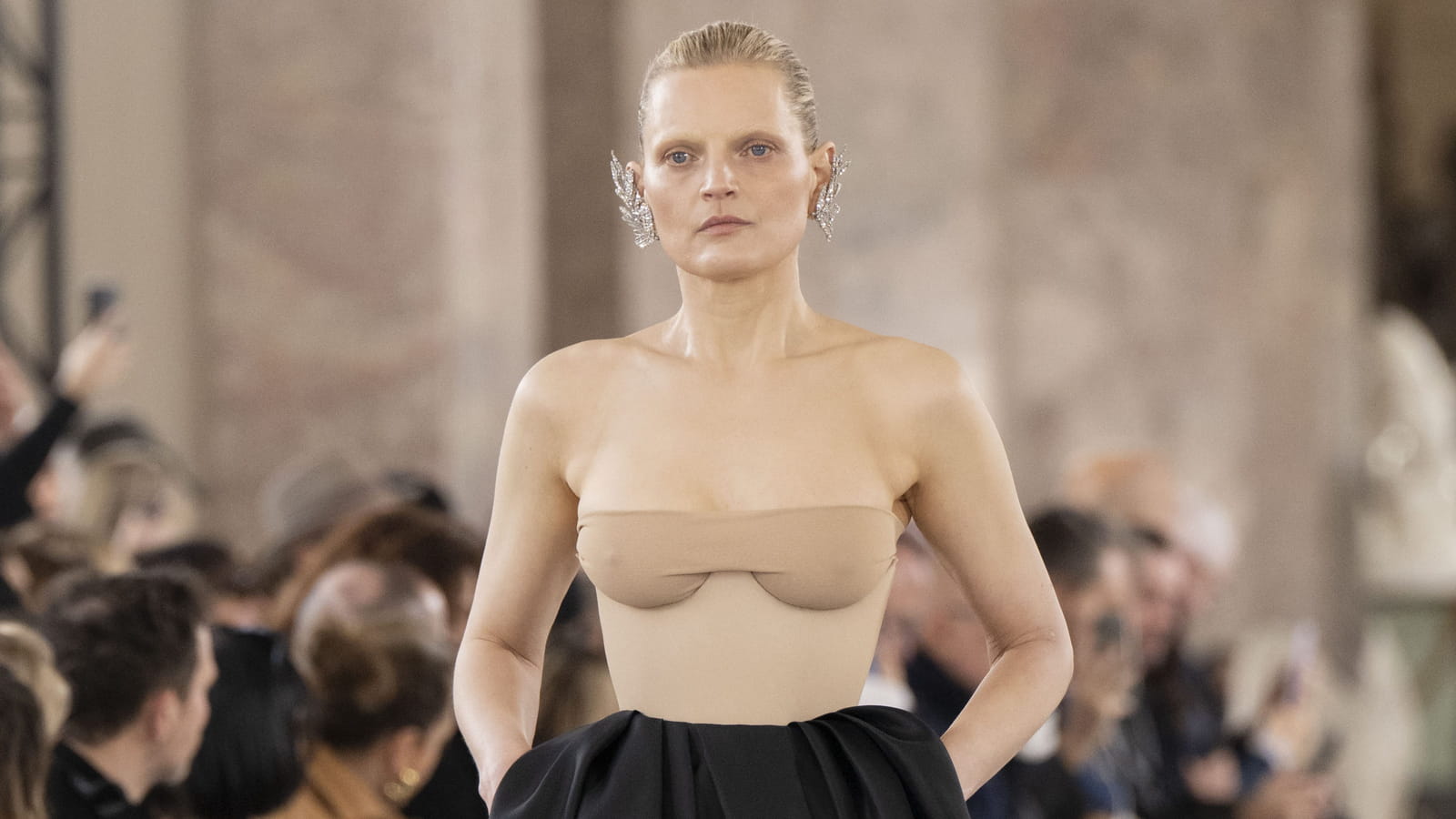 Look 11 du défilé Schiaparelli