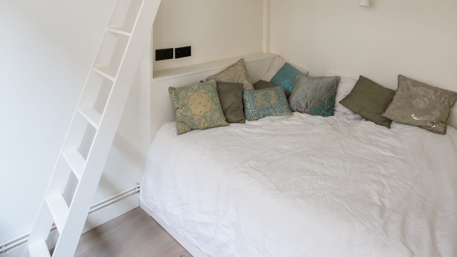 Mezzanine bleue et blanche