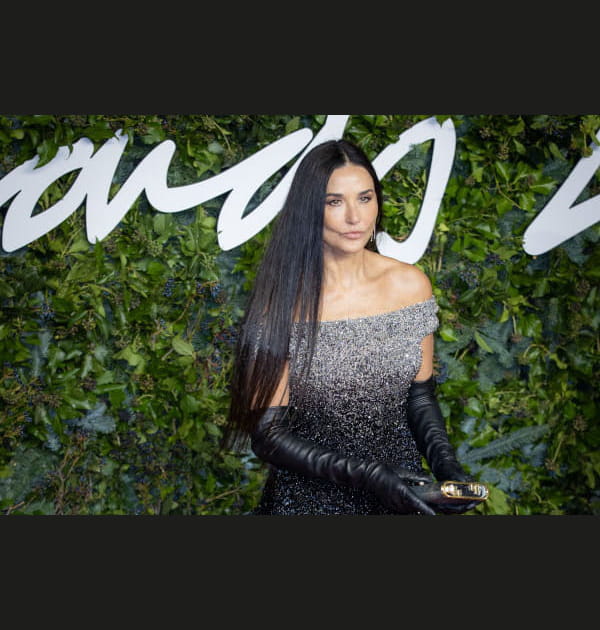 Demi Moore priorise le yoga pour &ecirc;tre tonique