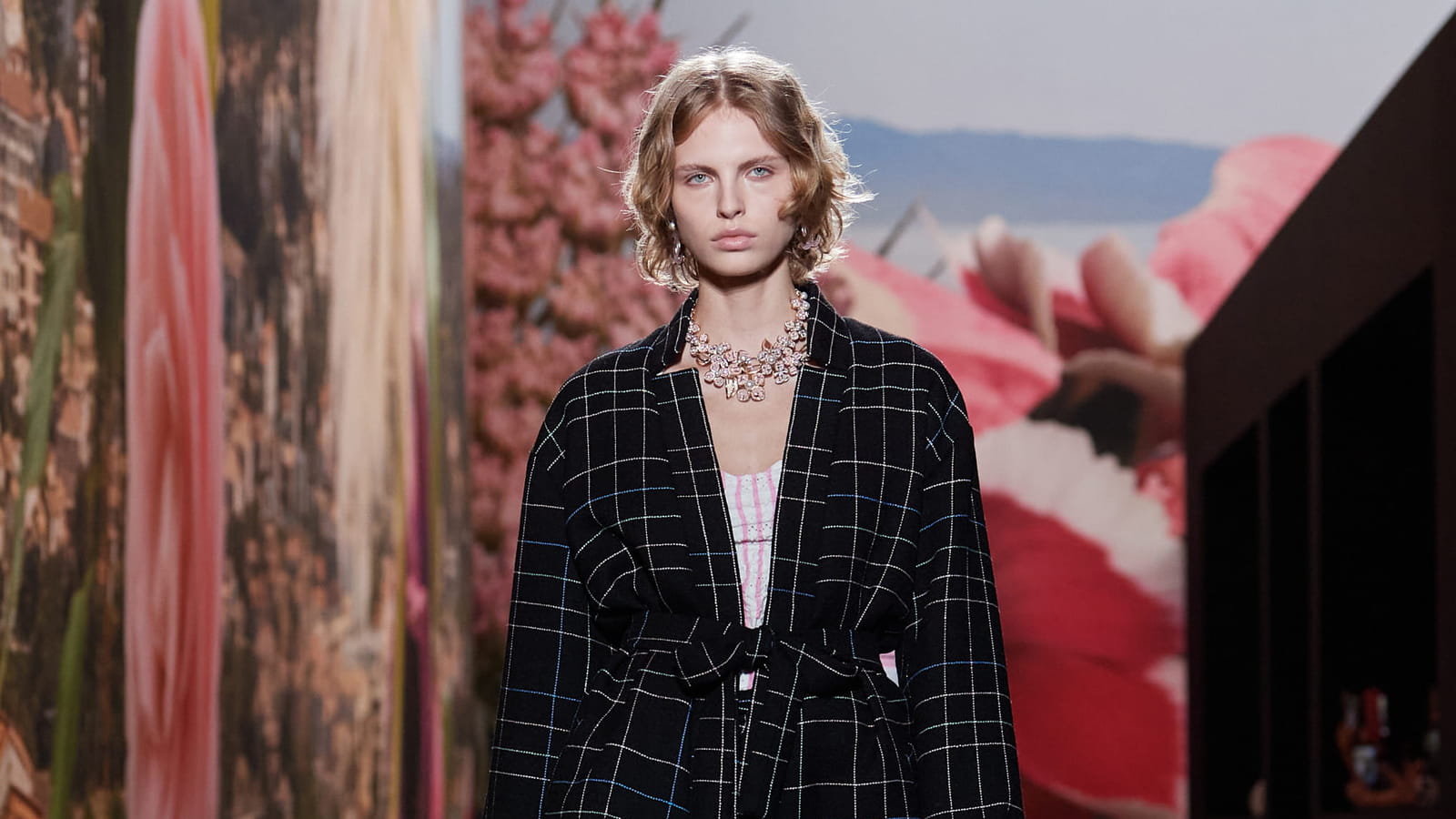 Look 17
