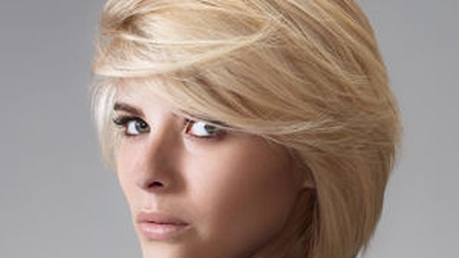Coloration blond beige doré d'Intermède