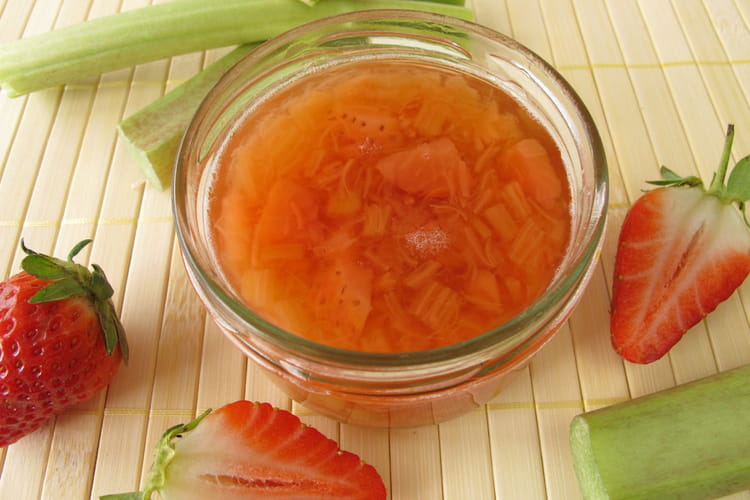 Compote de rhubarbe et fraises la recette facile