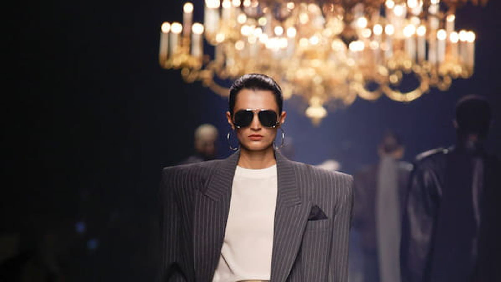 Look 10