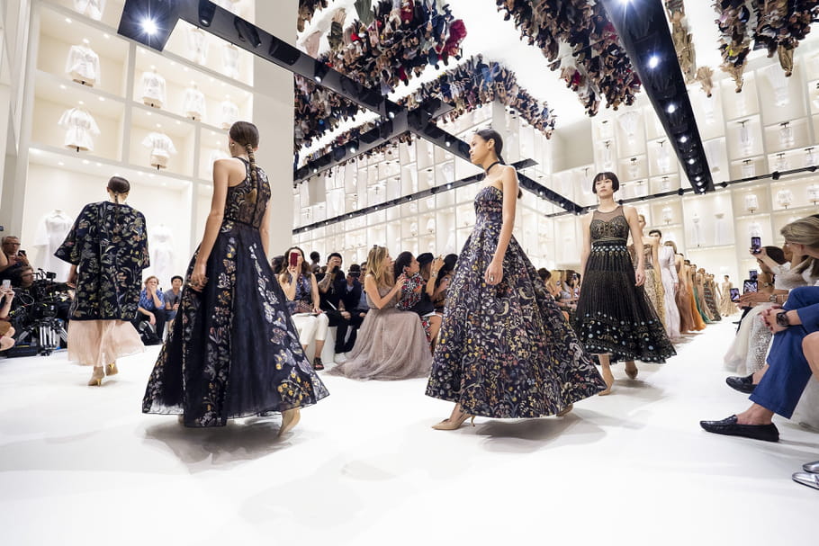 Ode à l'atelier et au savoir-faire chez Christian Dior haute couture