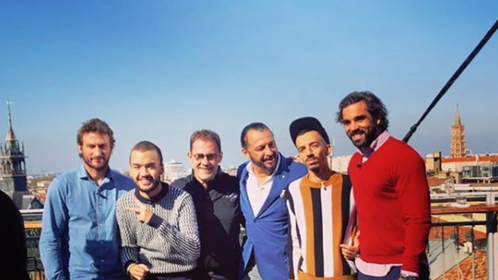 Il est lié d'amitié avec les rappeurs Big Flo et Oli