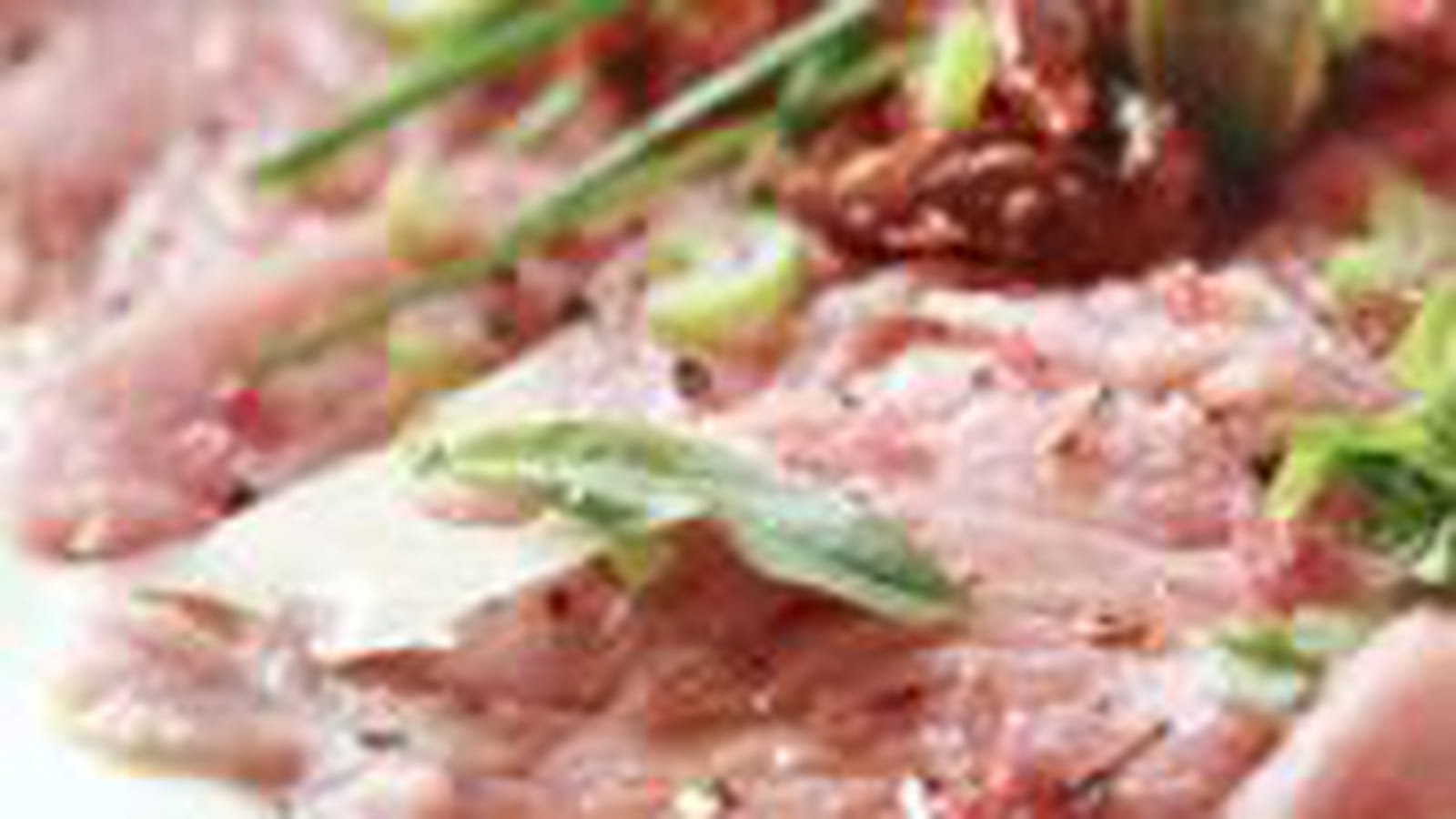 Carpaccio de veau, pétales d'emmental