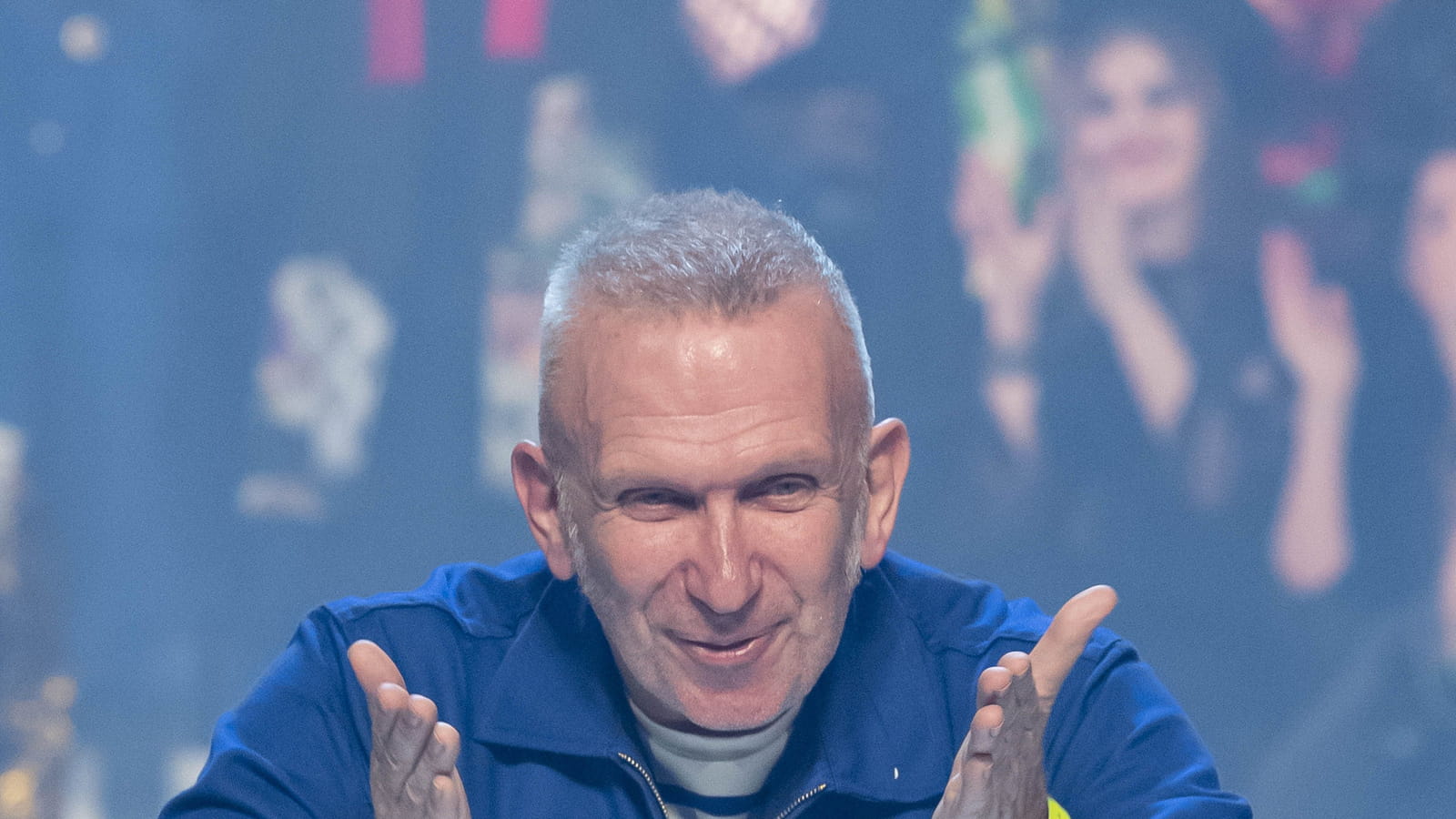 Jean Paul Gaultier lors du final de son défilé Haute Couture