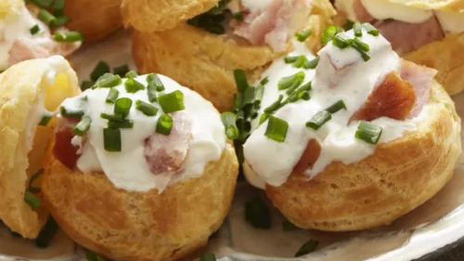 Petits choux apéritifs à la saucisse de Montbéliard