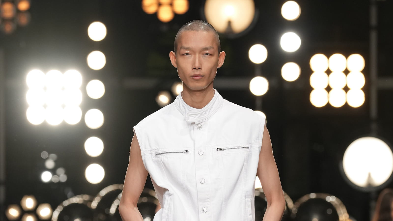 Look 49
