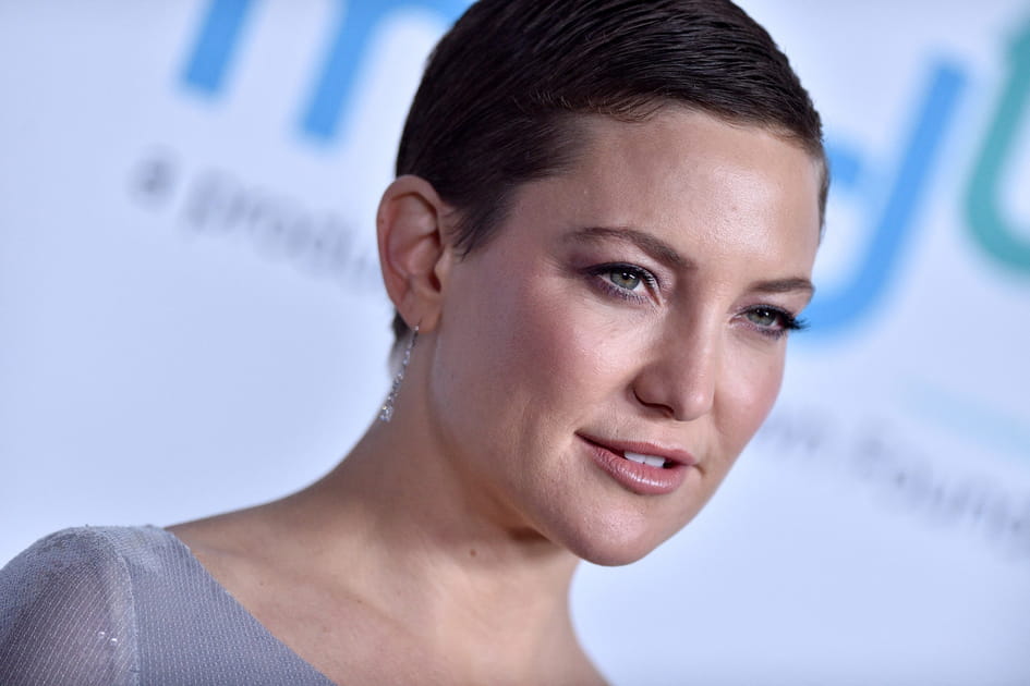 La coupe gar&ccedil;onne brune de Kate Hudson