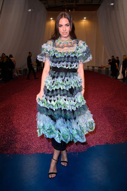 Amber Le Bon en robe midi multicolore &agrave; col carr&eacute; et &agrave; volants au d&eacute;fil&eacute; Susan Fang