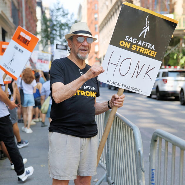 Grève à Hollywood : F. Murray Abraham demande de "klaxonner"