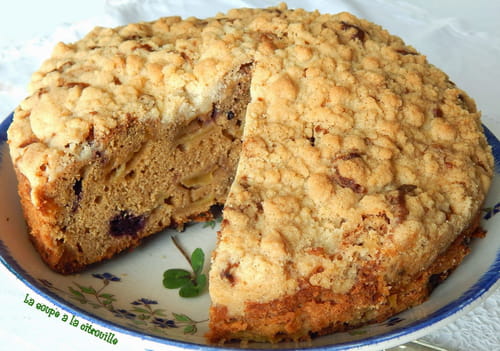 Gâteau crumble aux pommes irlandais - Irish apple crumble cake with blackberries