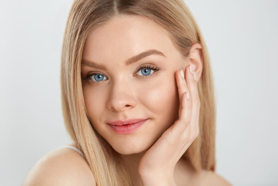 Soap brow : la technique secrète pour fixer ses sourcils avec du savon