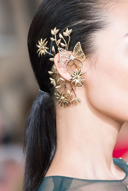 Le bijou d'oreille du d&eacute;fil&eacute; Georges Hobeika