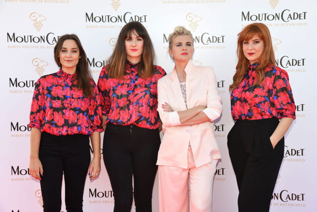 C&eacute;cile Cassel et son trio de chanteuses, belles, belles, belles