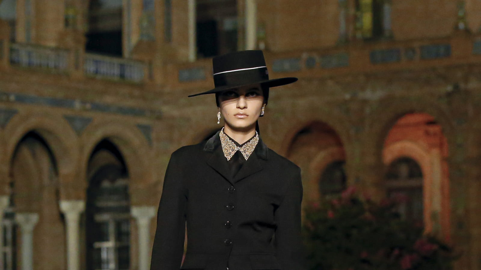 Look 64