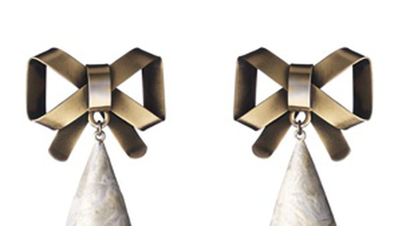 Boucles d'oreilles à noeuds dorés de Dior