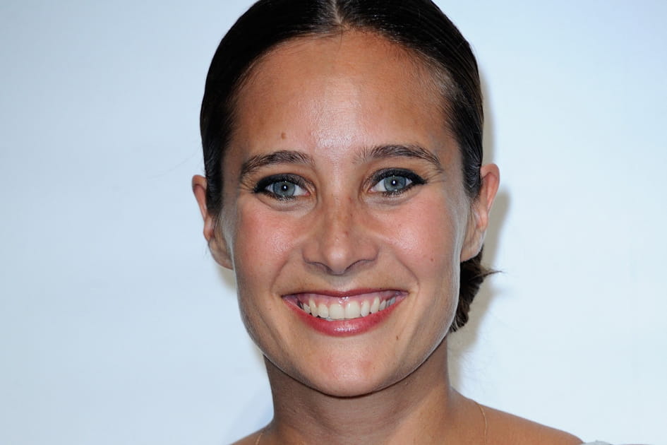 Le regard charbonneux de Julie de Bona