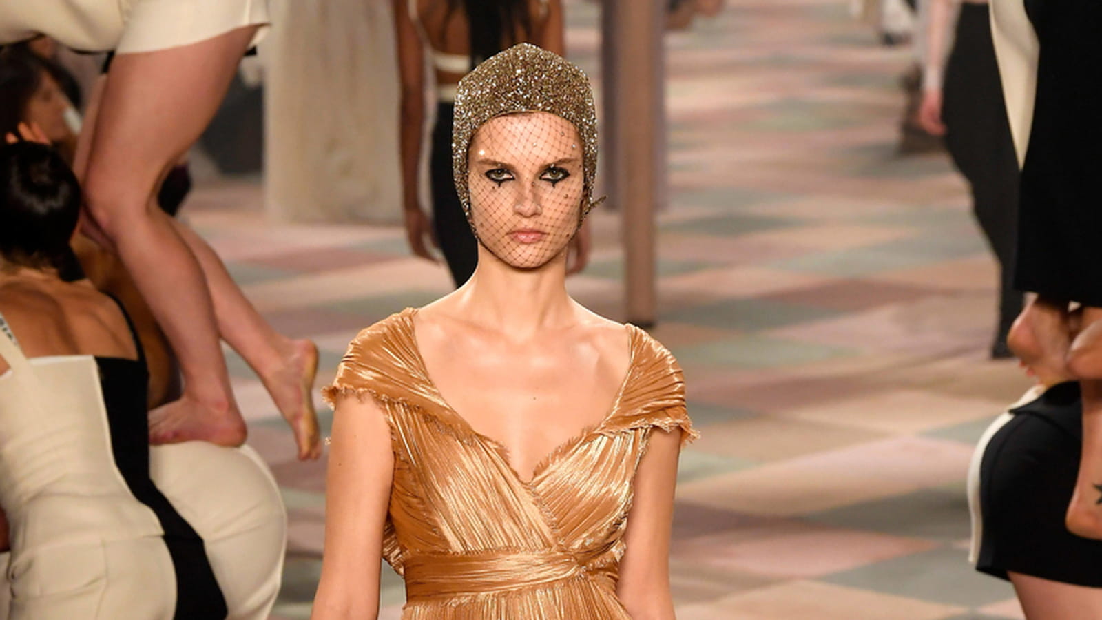Look 18