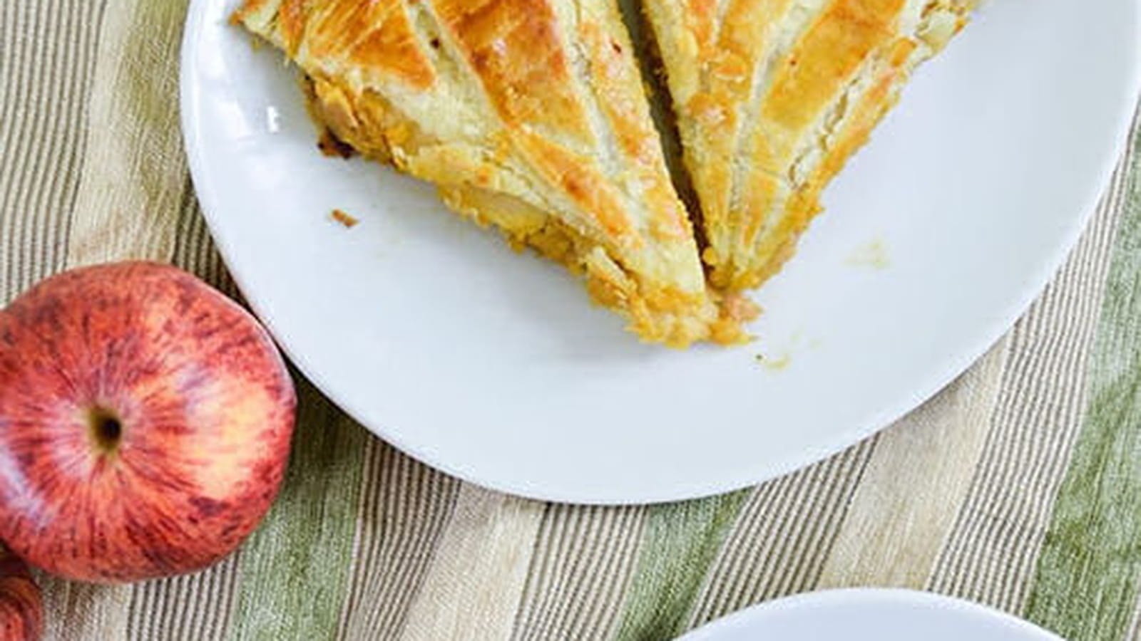 Galette des rois frangipane au caramel et pommes